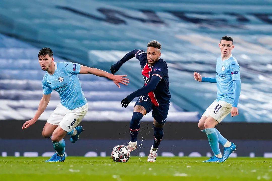 法国轻取曼城,C罗三分雨点燃全场 法国轻取曼城,C罗三分雨点燃全场