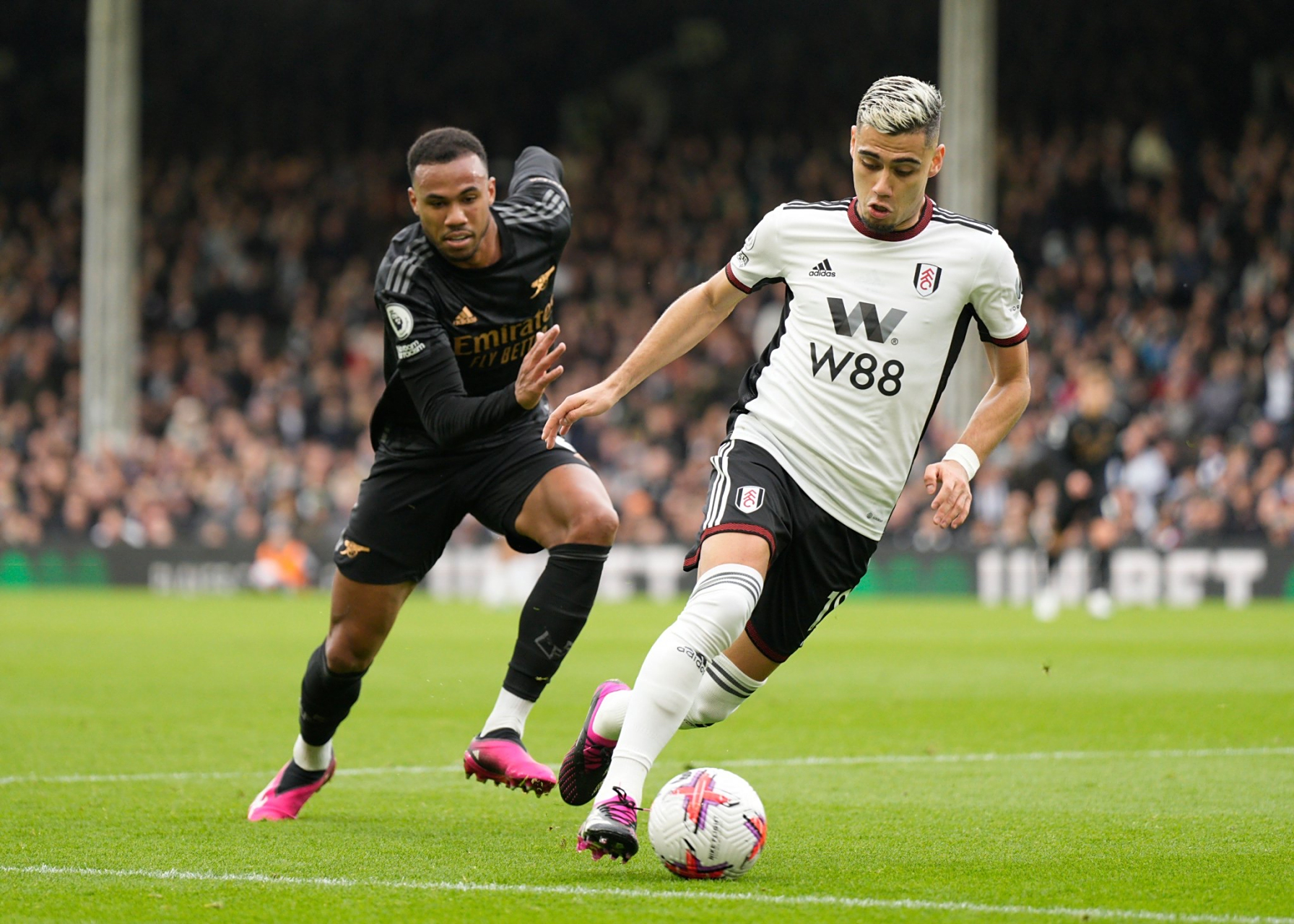 开云体育平台APP-包含阿森纳强势法国,罗本完成帽子戏法的词条