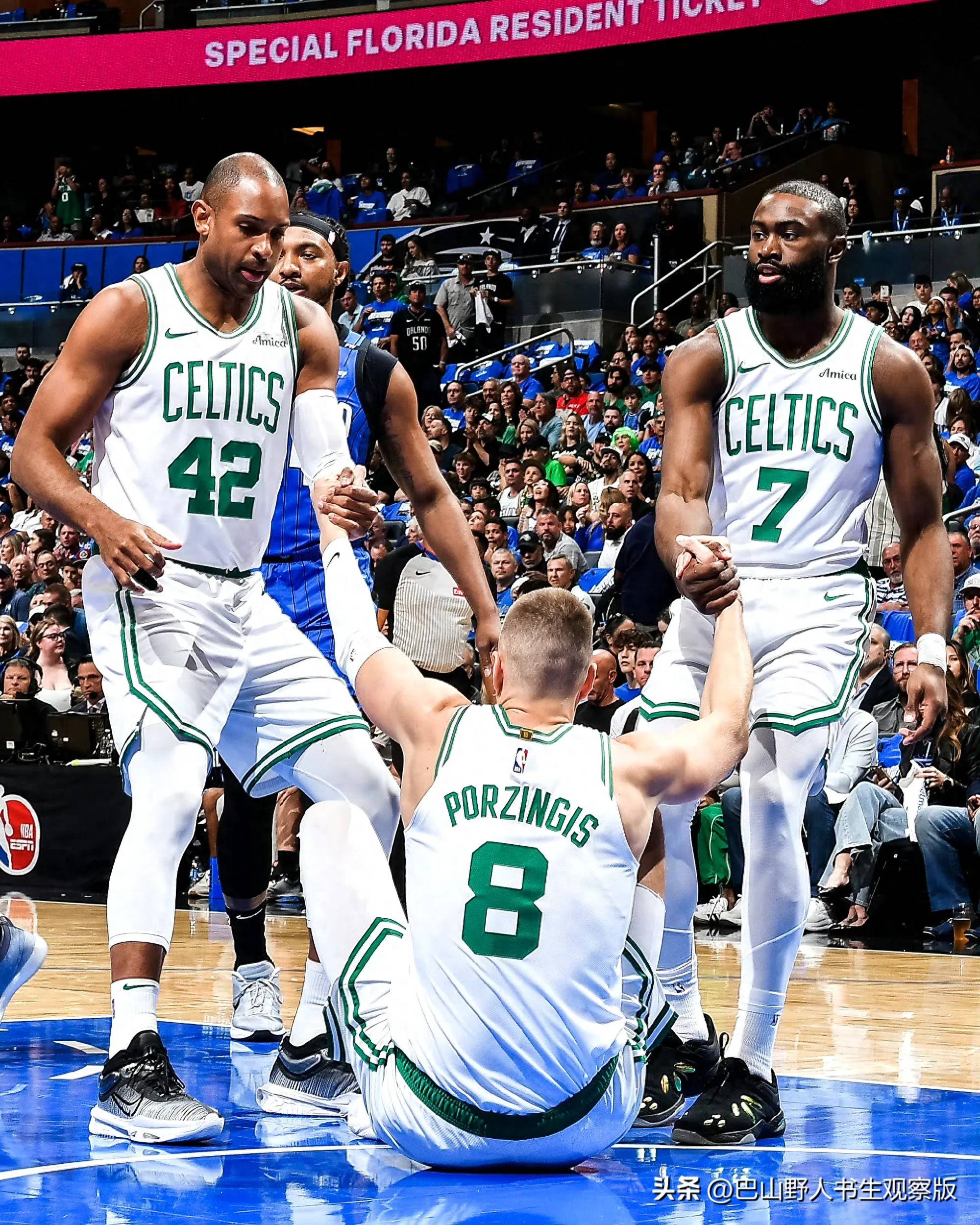 包含凯尔特人B队逆转湖人，塔图姆爆发神勇的词条