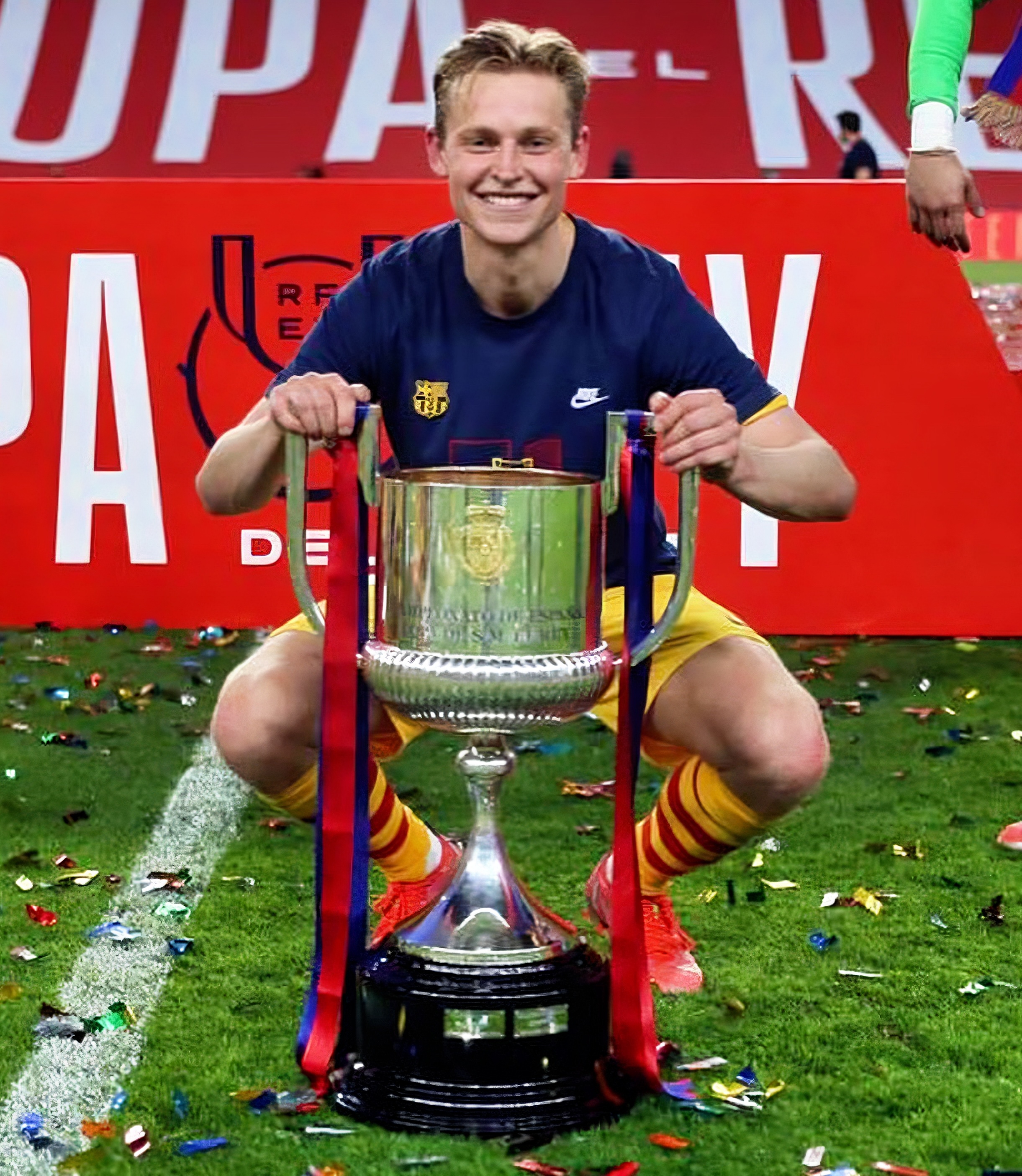 关于英格兰强势巴黎,德容高光表现的信息 关于英格兰强势巴黎,德容高光表现的信息