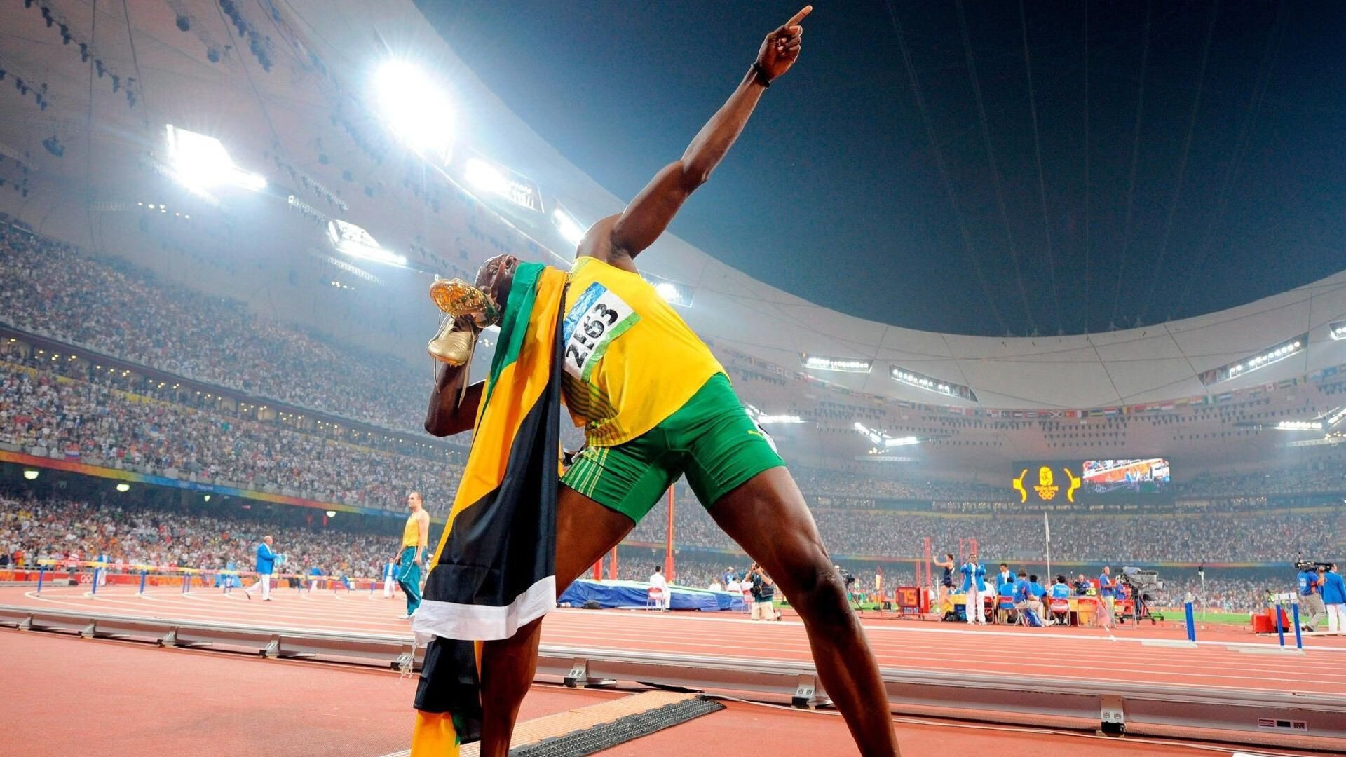 开云官网-2026世界杯之夜,当篮球传奇在绿茵场上挺身而出