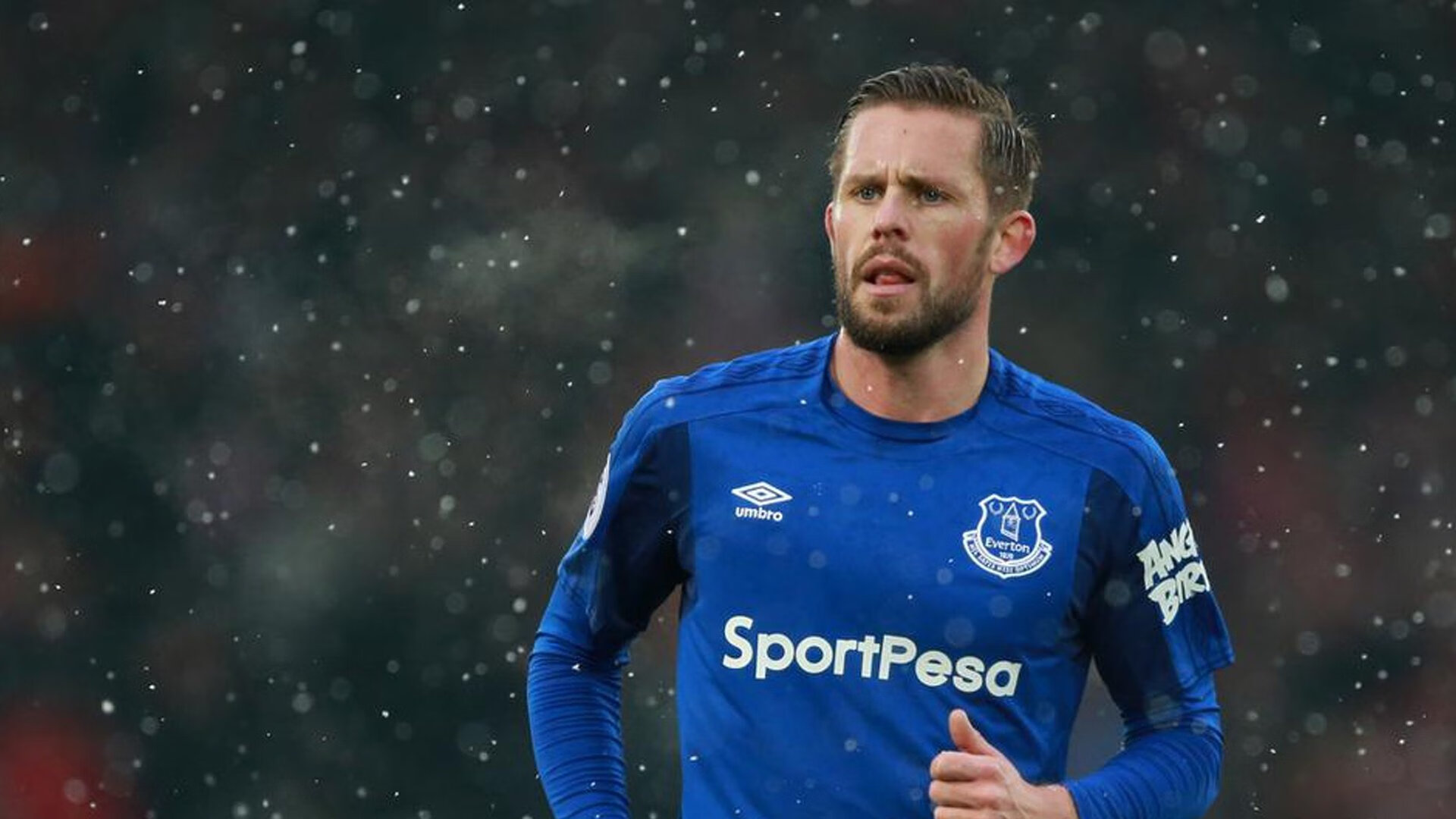 欧冠半决赛焦点战，老鹰险胜步行者，展翅翱翔的逆袭之夜